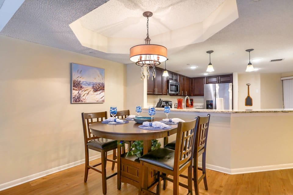 Open-Concept Kitchen and Dining Room