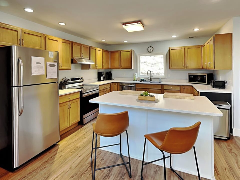 Full Kitchen with Convenient Bar Counter Seating
