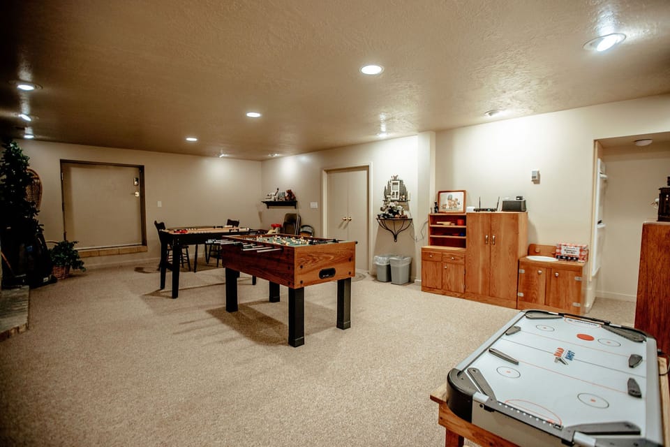 Game Room in Den