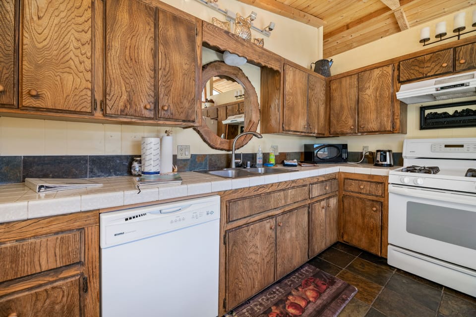 Kitchen. - Kitchen with all amenities needed in a standard kitchen.
