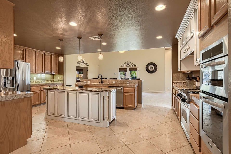 Gourmet Chef's Kitchen!