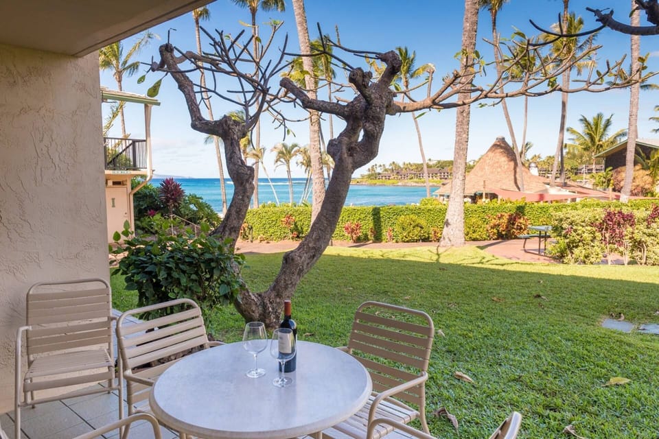 Nice ocean views from our Napili Shores H building one bedroom condominium.