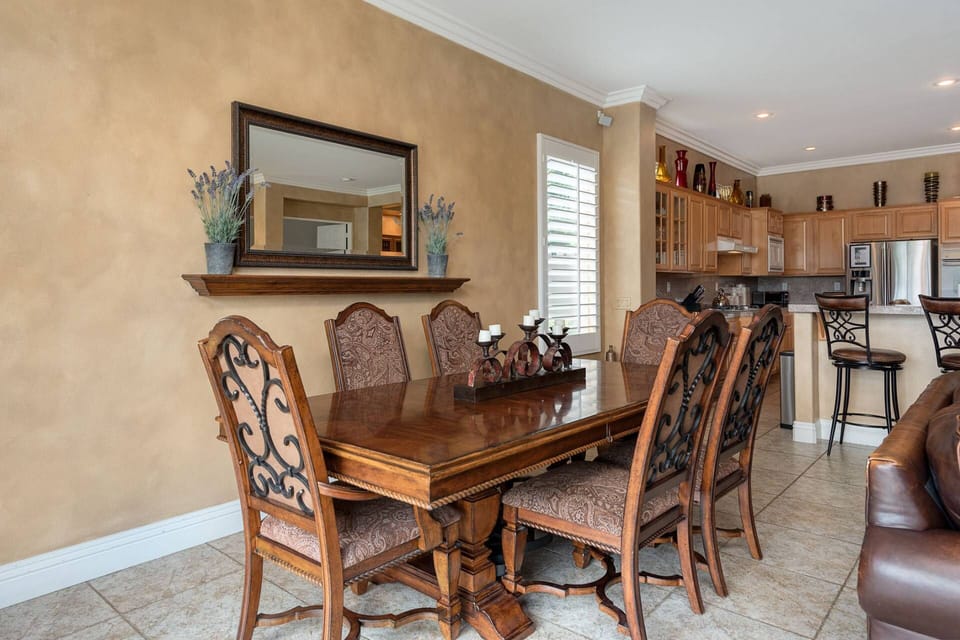 Dinning room table - seats 6 and additional seating at the patio as well.