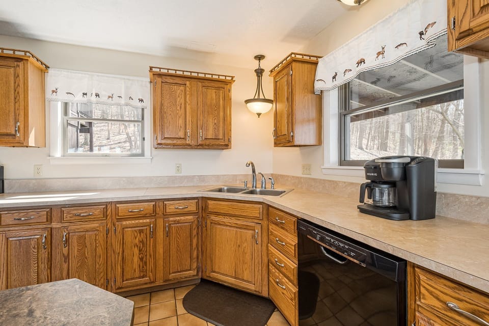 Spacious Kitchen & Dining Area