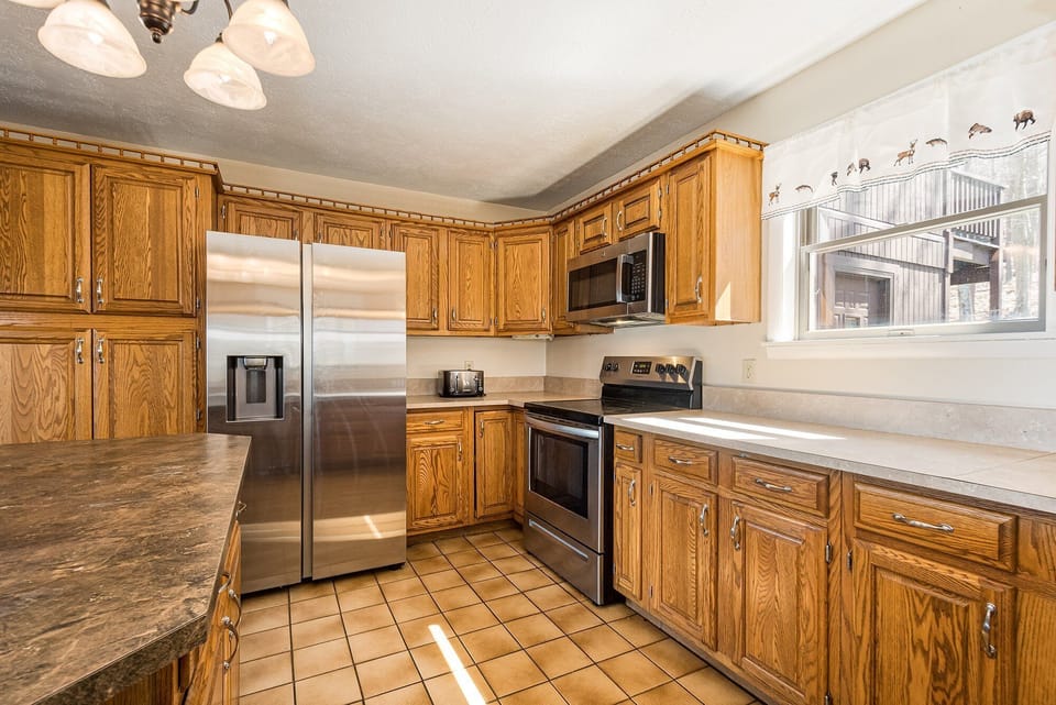 Spacious Kitchen & Dining Area