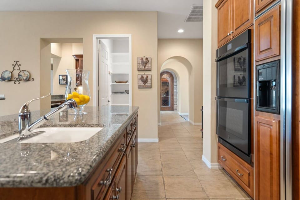 Beautiful kitchen, oven, pantry and wine cellar
