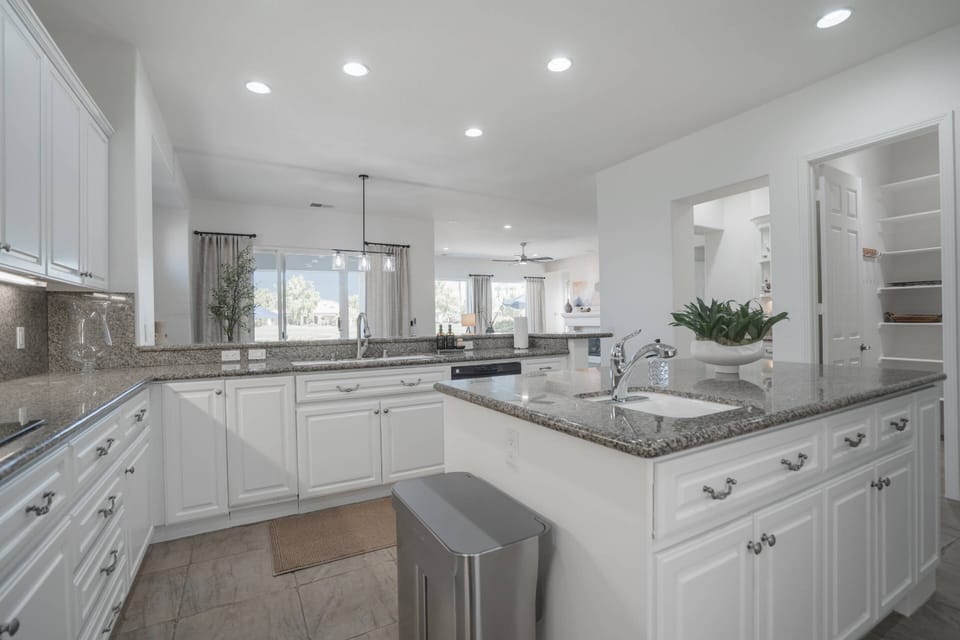 Spacious and modern kitchen