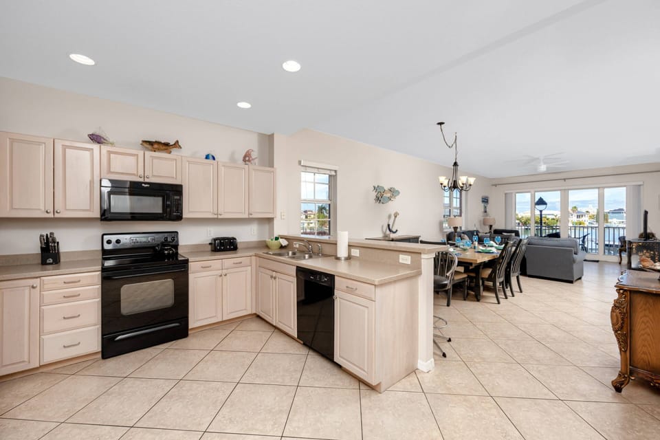 Fully Equipped Kitchen with all the Conveniences of Home