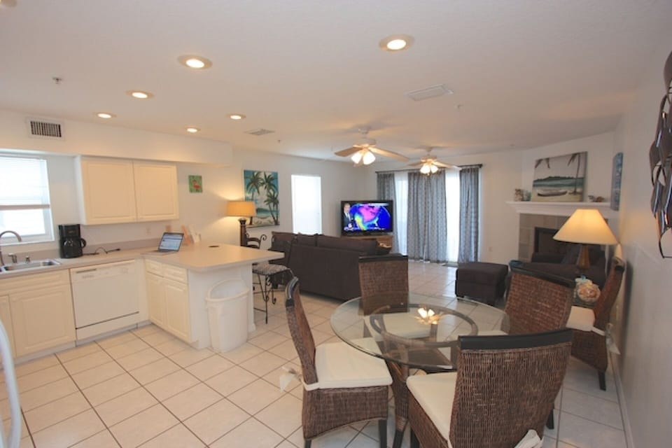Open-Concept Kitchen, Dining and Living Room - Perfect for Gathering and Entertaining