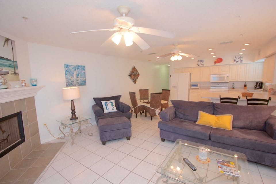 Open-Concept Kitchen, Dining and Living Room - Perfect for Gathering and Entertaining