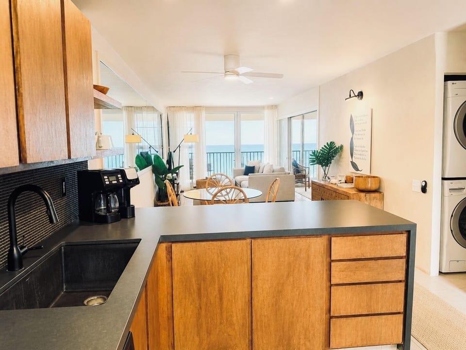 Kitchen to Lanai