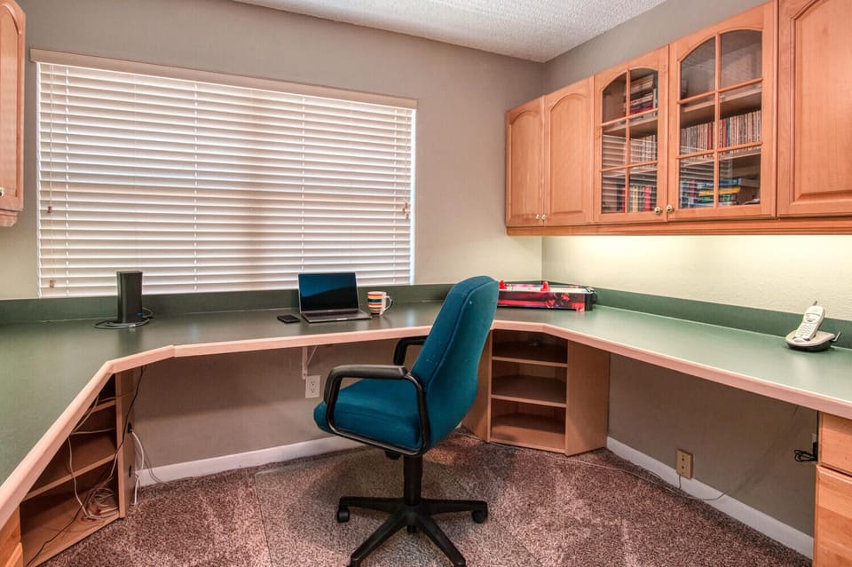 Office with High Speed Internet