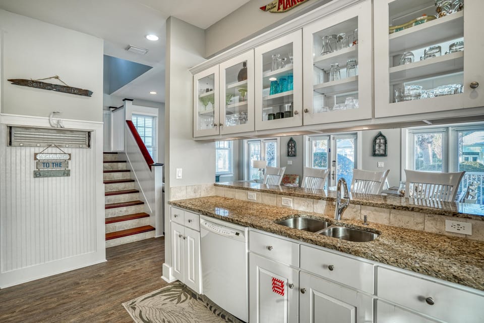 This kitchen’s got all the tools to slay your next meal!