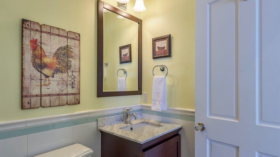 The chicken coop's en-suite bath...