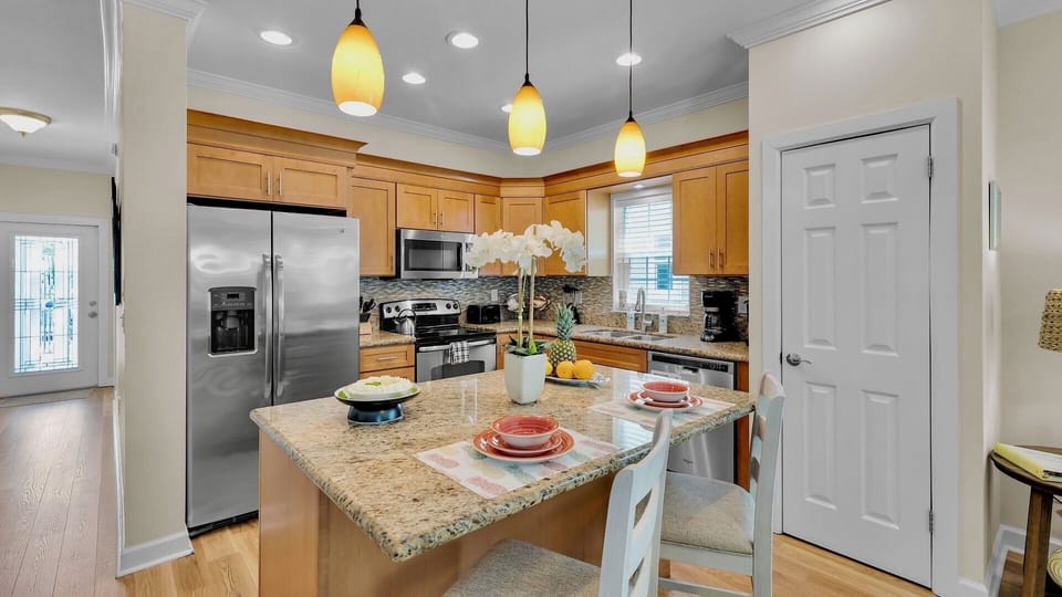 8-1312 LAIRD STREET kitchen - 1