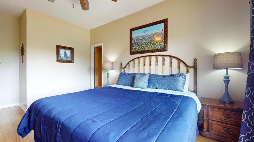 King size bed