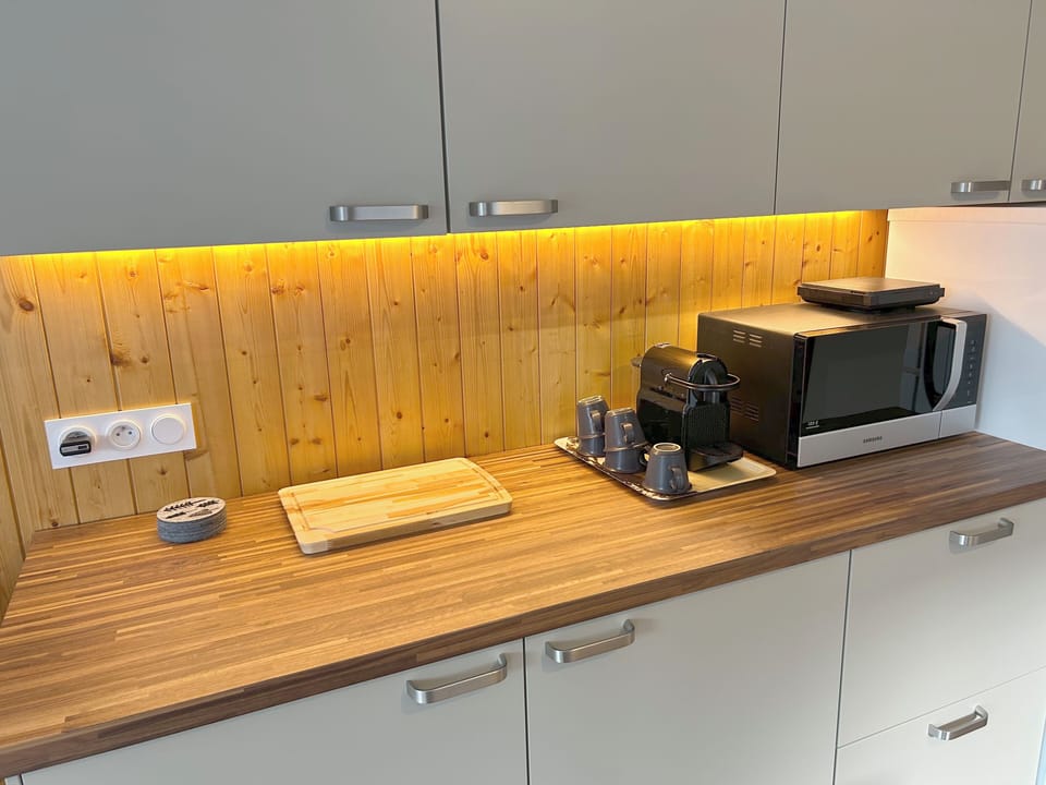 Counter with Nespresso coffee machine 