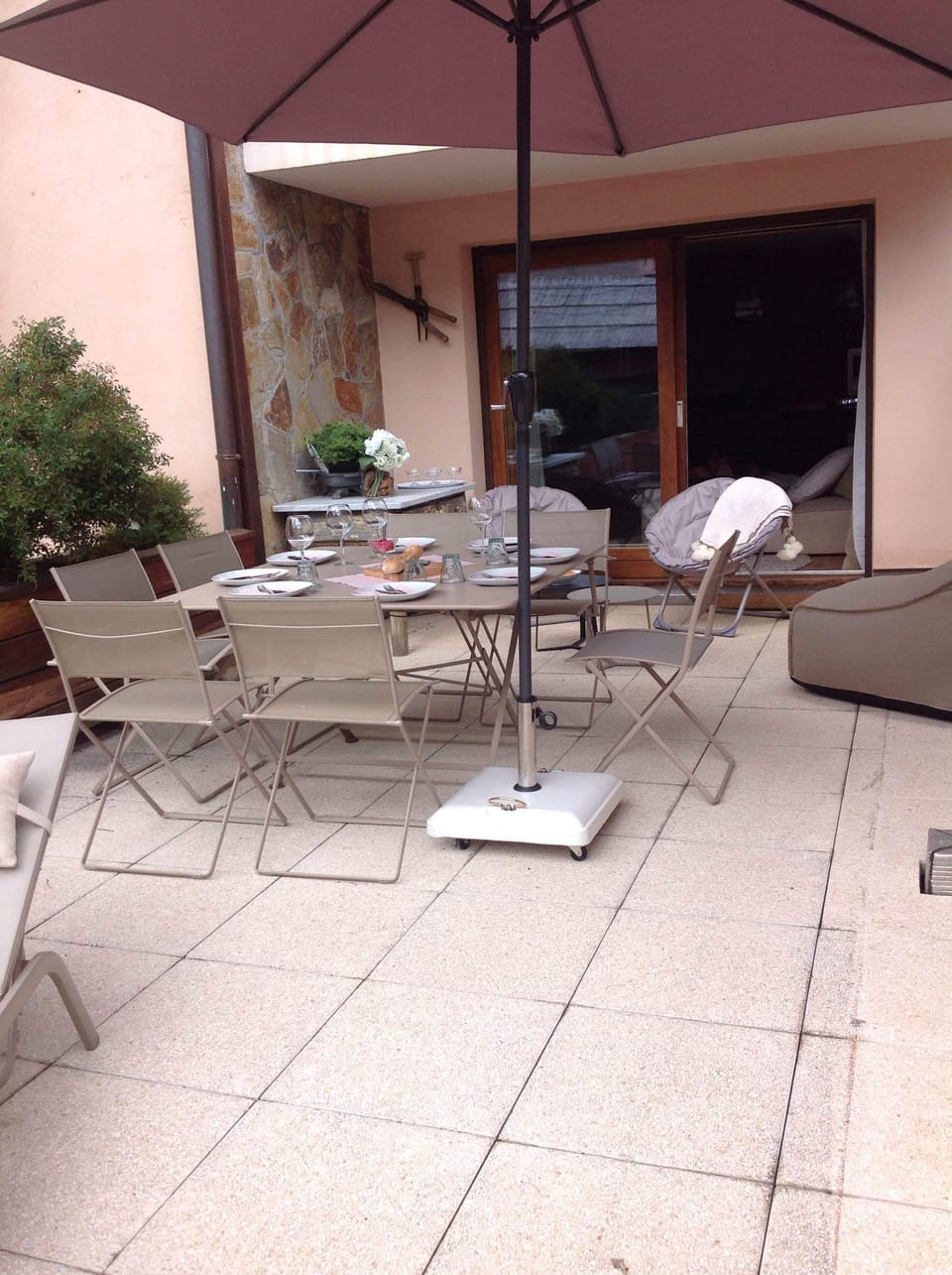 Outdoor dining