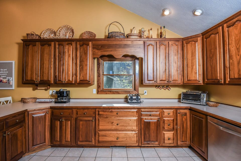 Kitchen - Plenty of Counter Space