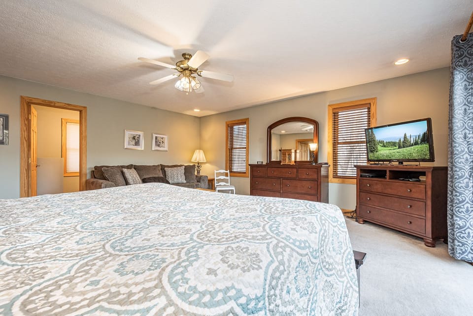 Main Level Primary Bedroom - King Bed