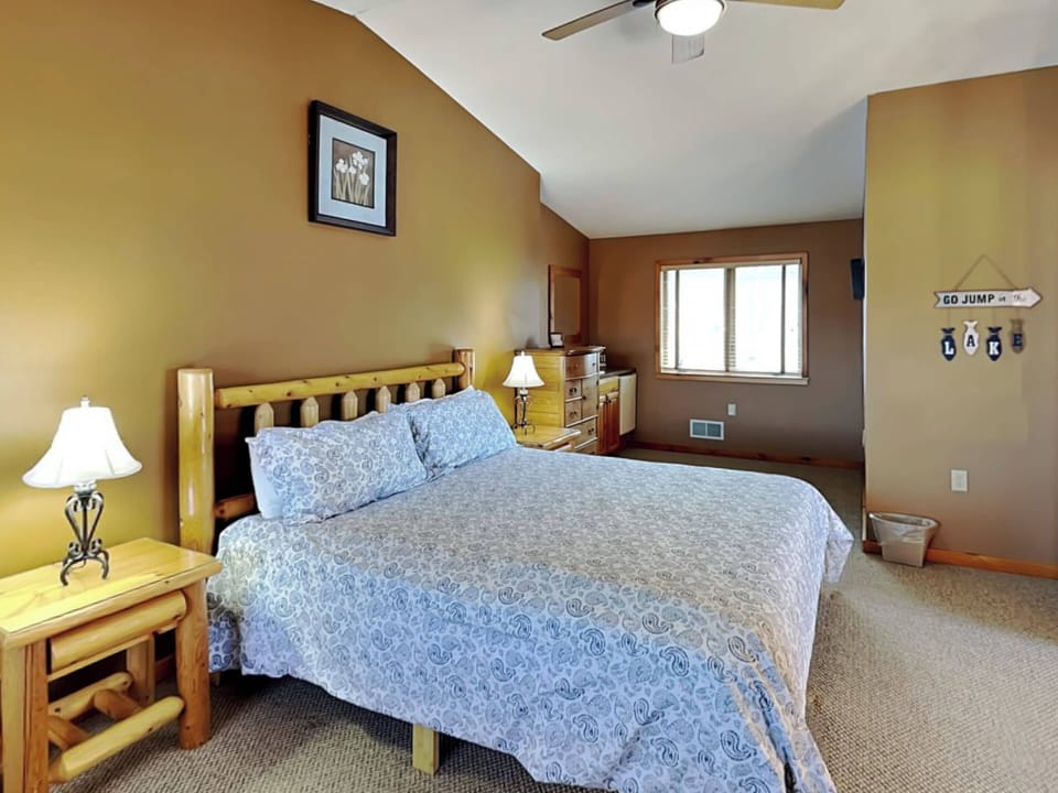 Upper Level Primary bedroom