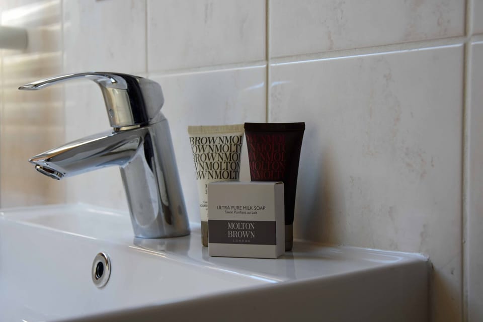 Bathroom amenities