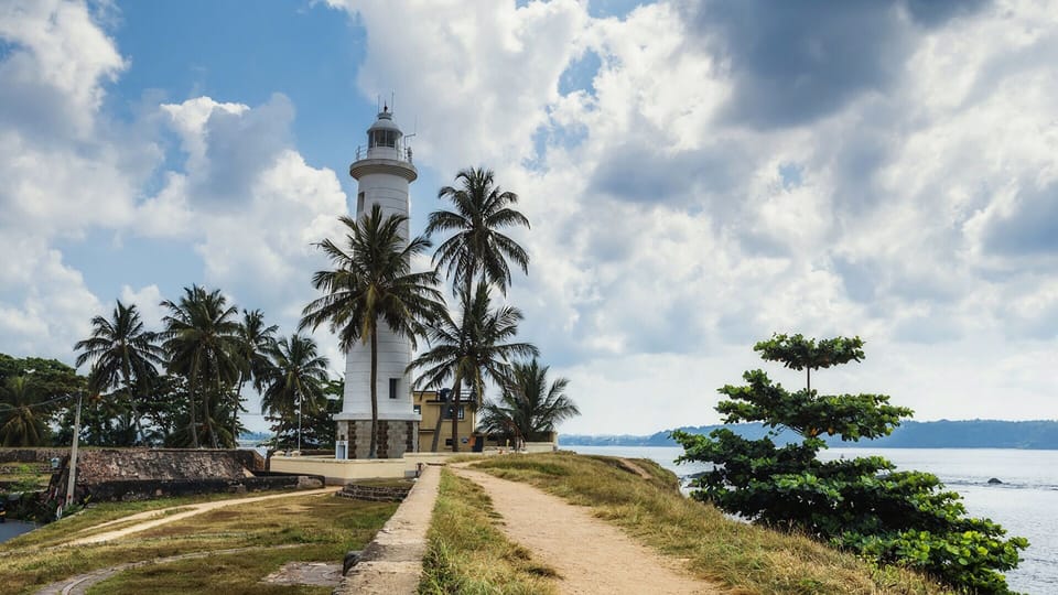 Galle lighthouse 20 minutes from property 