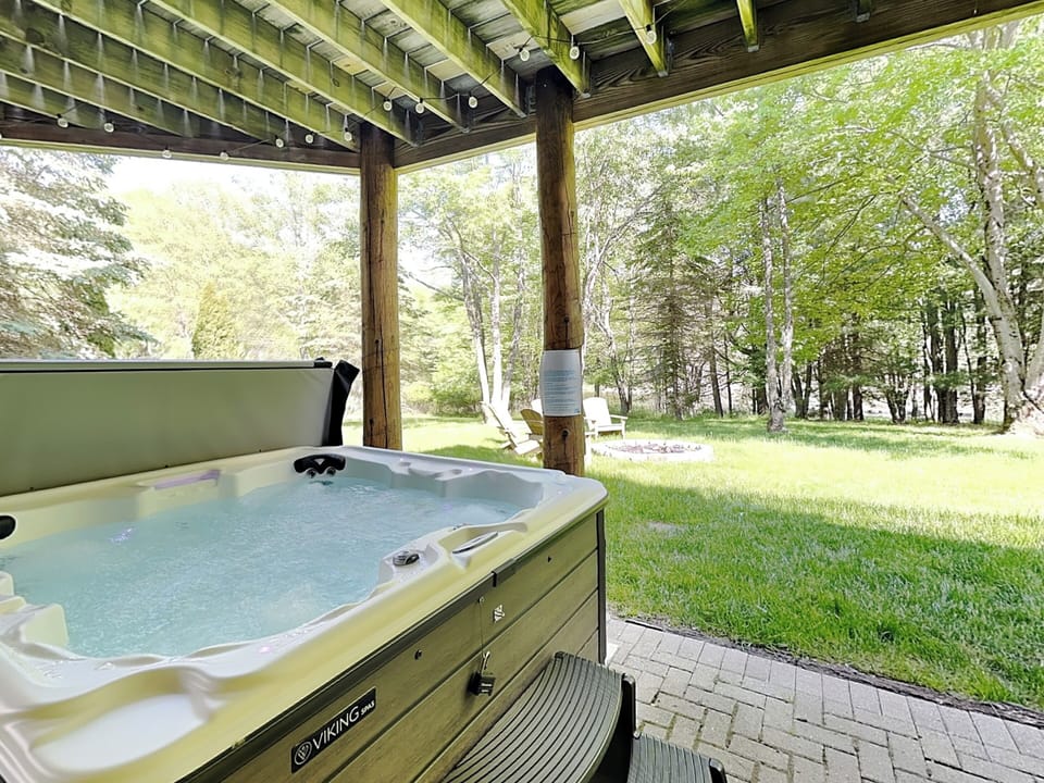 Lower Level Patio w. Private Hot Tub