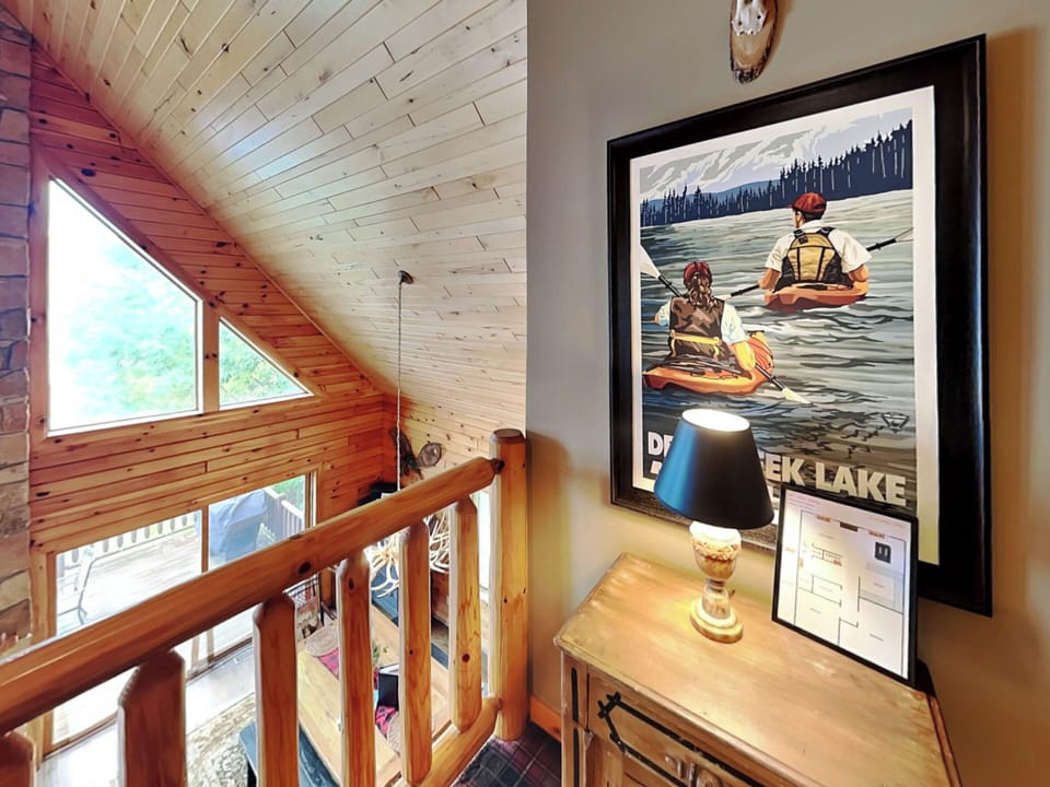 Upper Level Loft Space