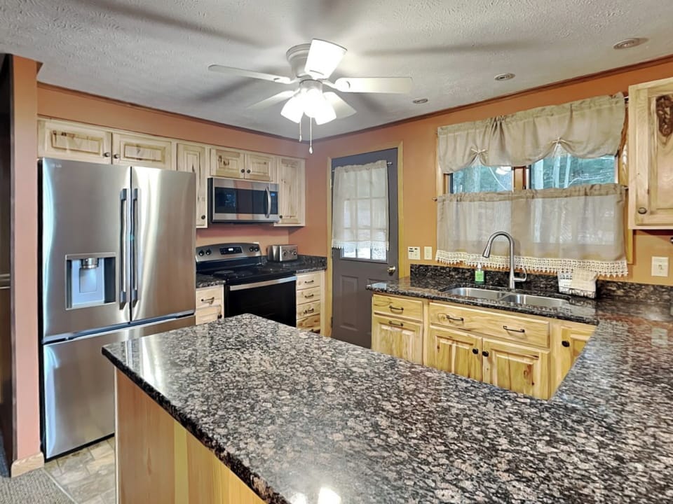 Full Kitchen