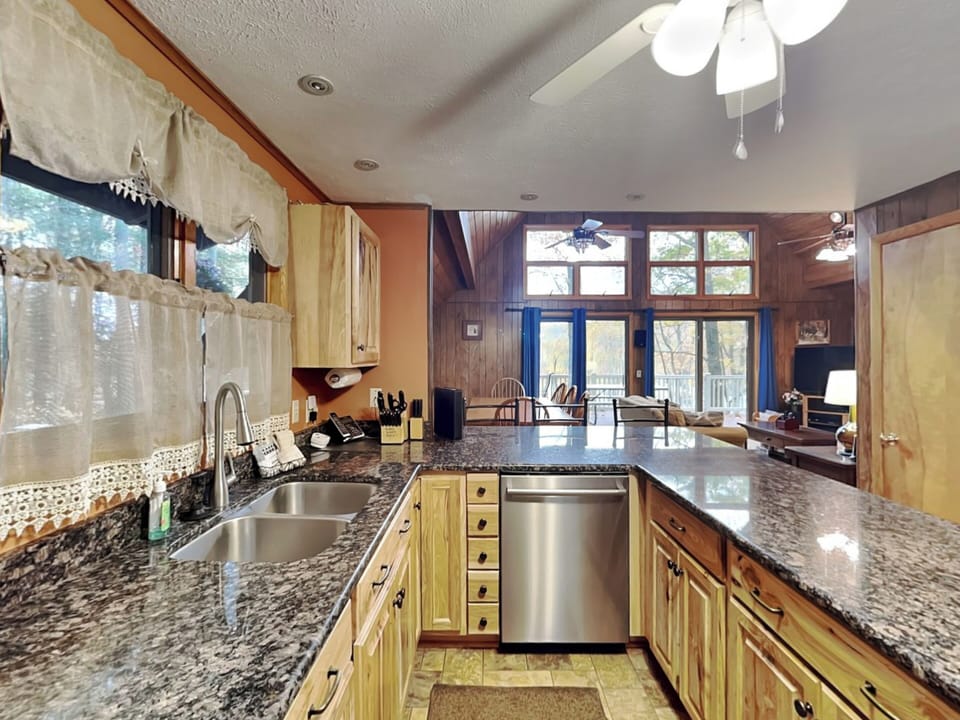 Full Kitchen