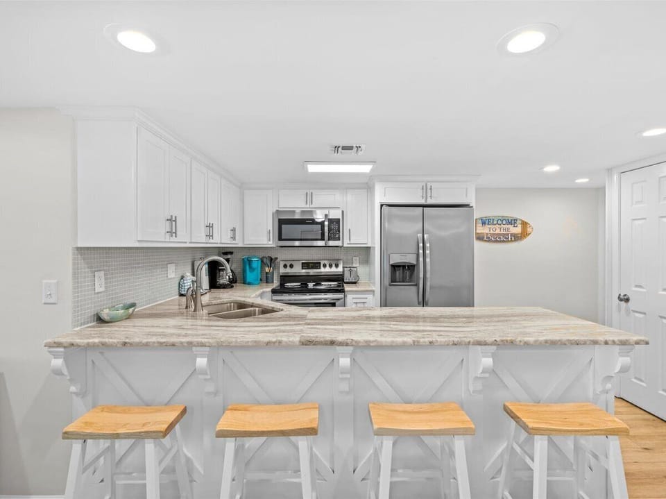 HSRC 718 Breakfast Bar/Kitchen