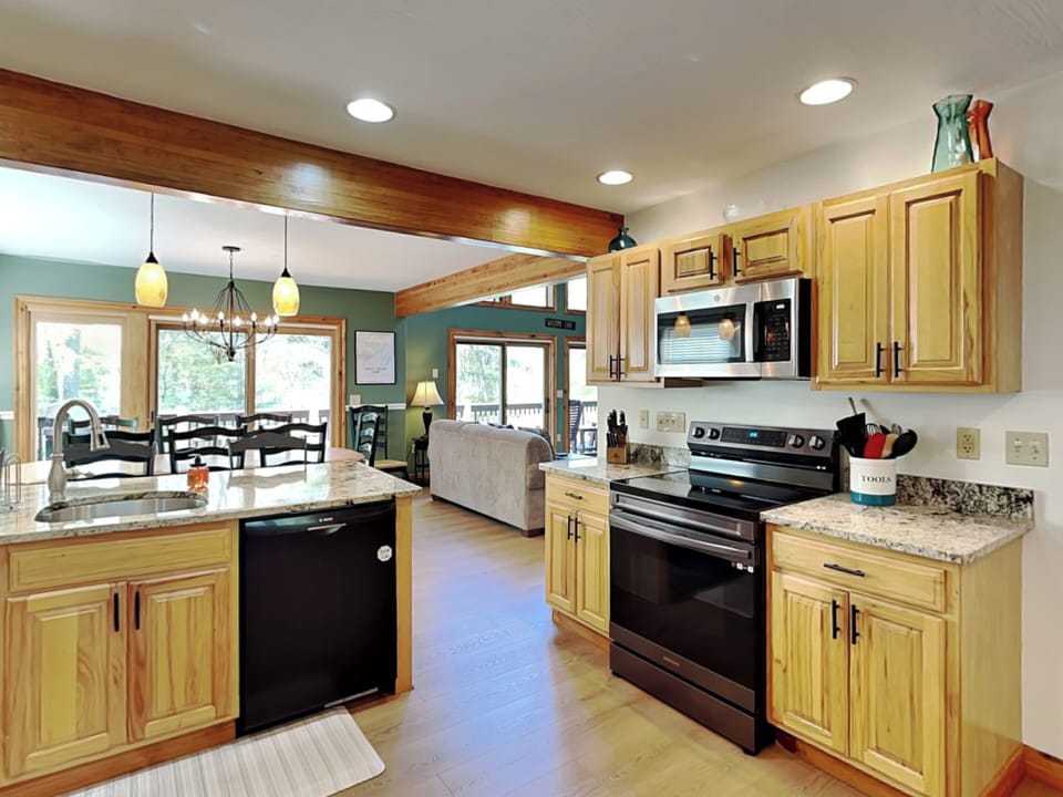 Full Kitchen