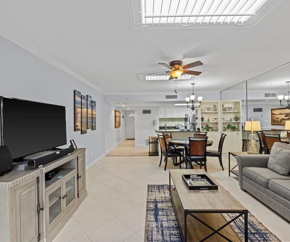 HSRC 1A Living & Dining Area