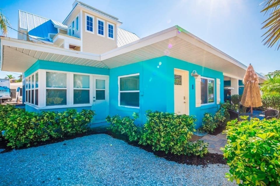 Cottage #1 (The" Mahi-Mahi" Room)