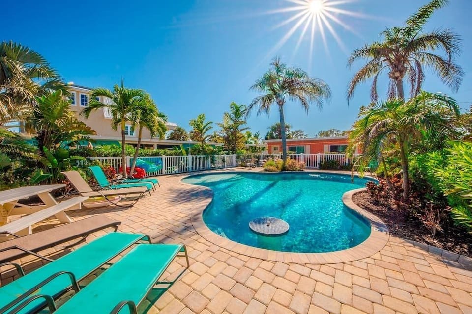 The sun is always shining at Bay Breeze Cottages!