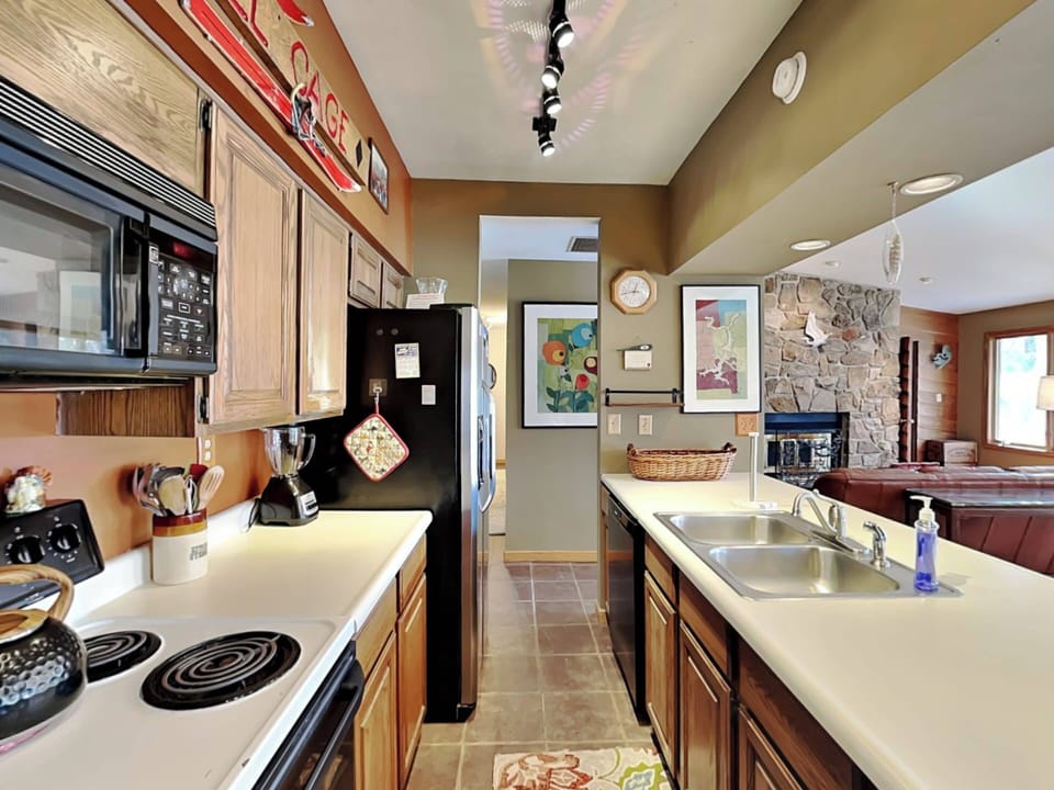 Full Kitchen