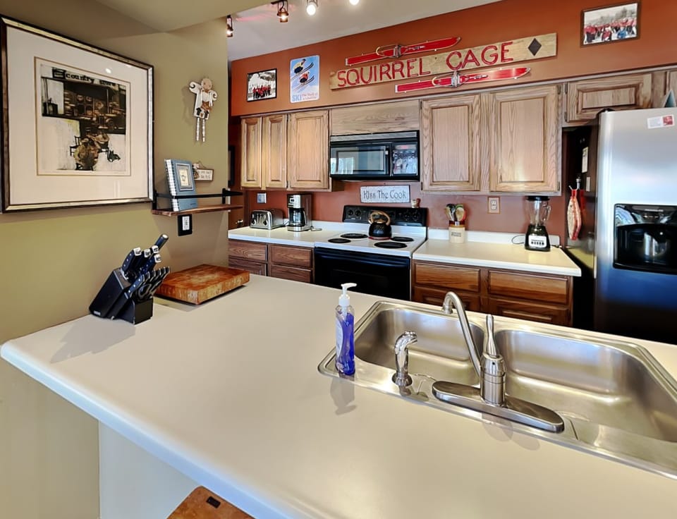Full Kitchen