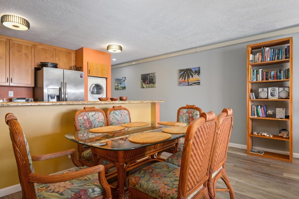 Dining Area to Hall