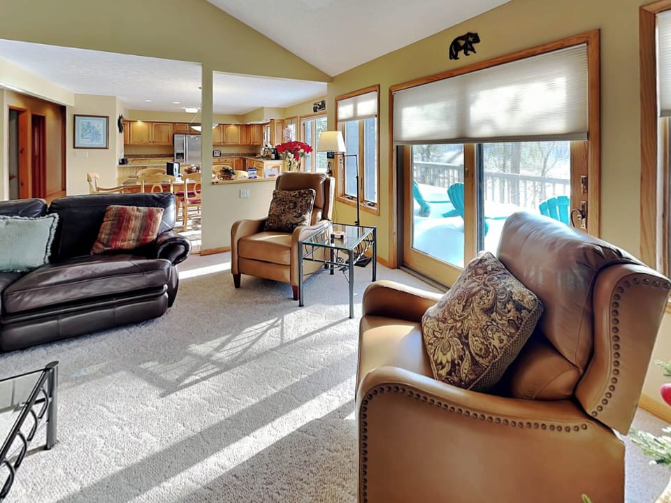 Living Room - Fireplace, TV, Deck Access