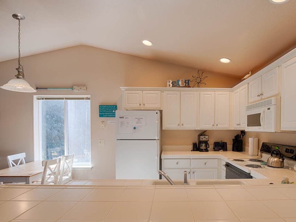 Fully stocked kitchen for all your cooking needs