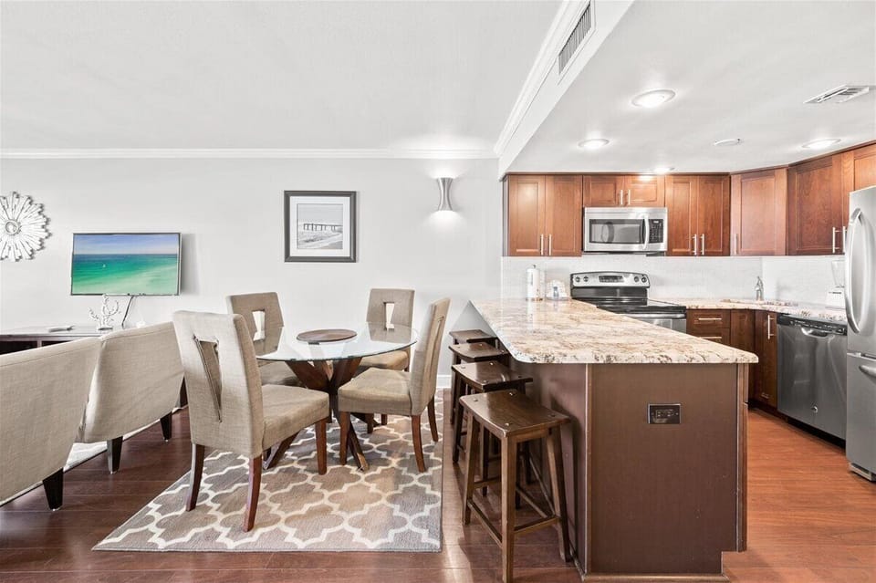 HSRC 513 Dining Area / Kitchen
