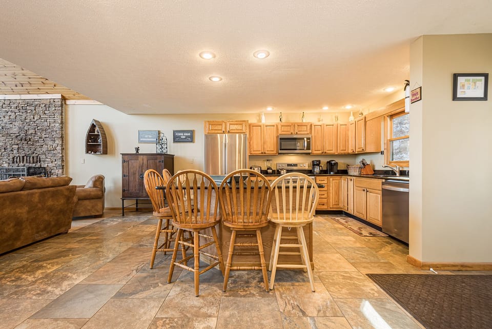 Fully Equipped Kitchen - Breakfast Bar Seating for Six