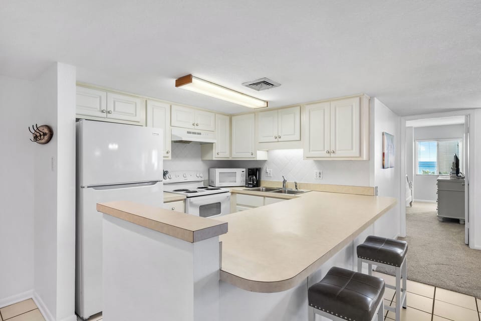 Fully Stocked Kitchen