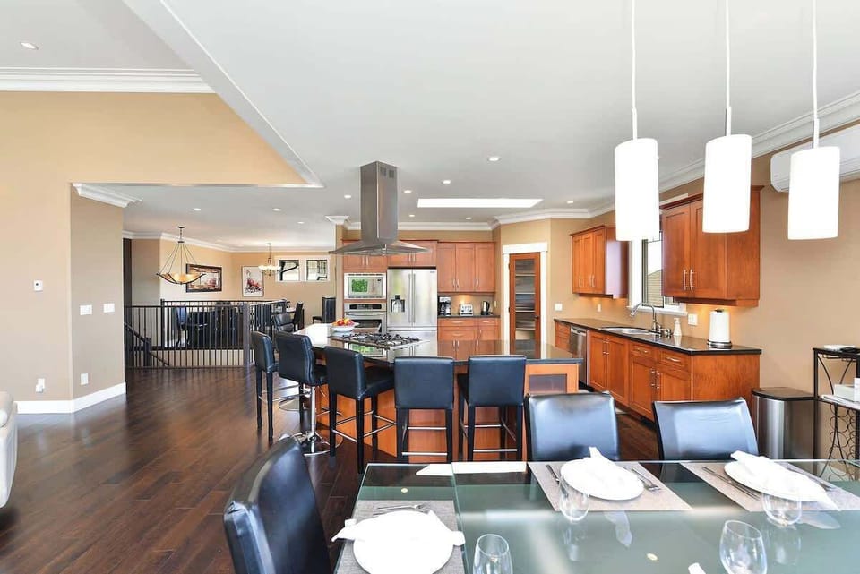 Upper Main level kitchen and dining space. 