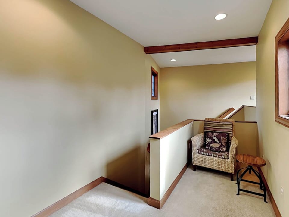 UL Primary Bedroom Loft Seating Area