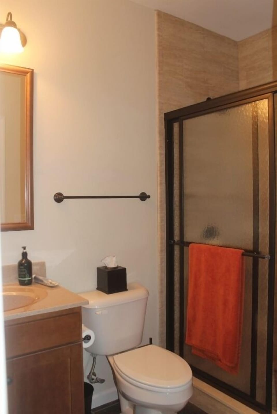First Floor Suite Full Bathroom