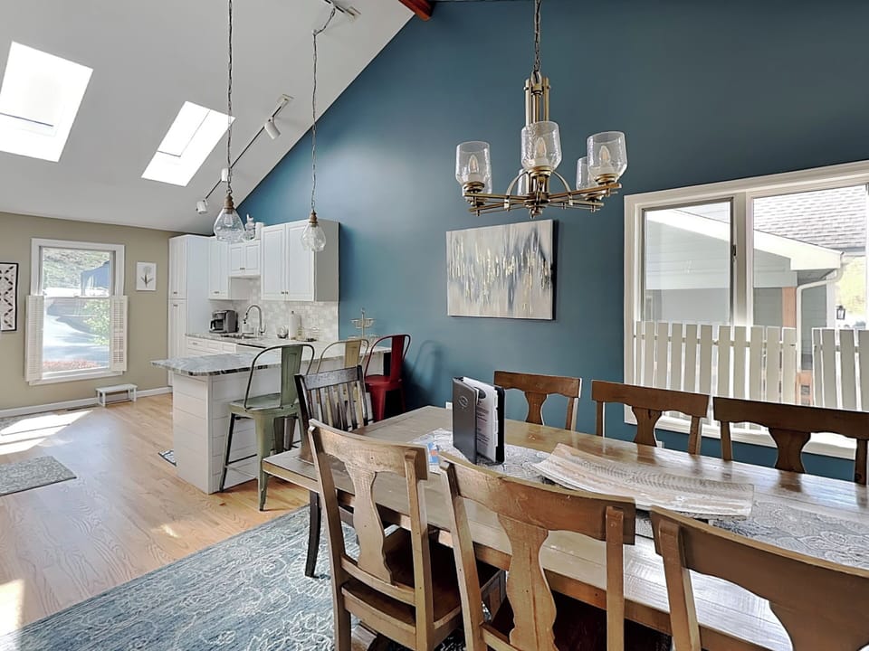 Dining Area w. Table and Bar Counter Seating