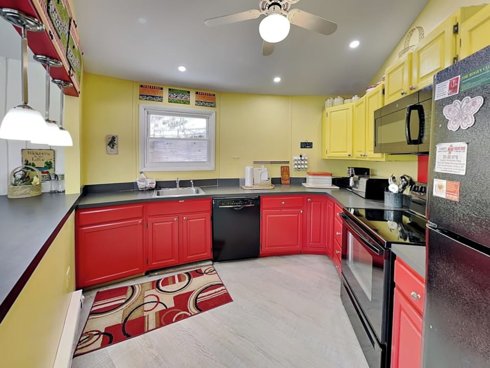 Full Kitchen