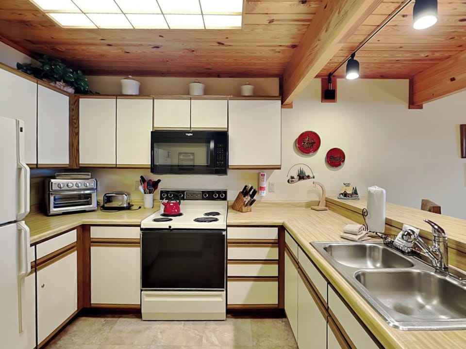 Full Kitchen